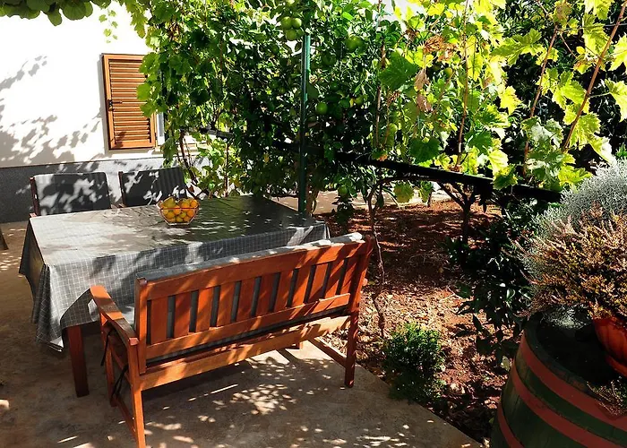 Apartamento Luka & Sara *